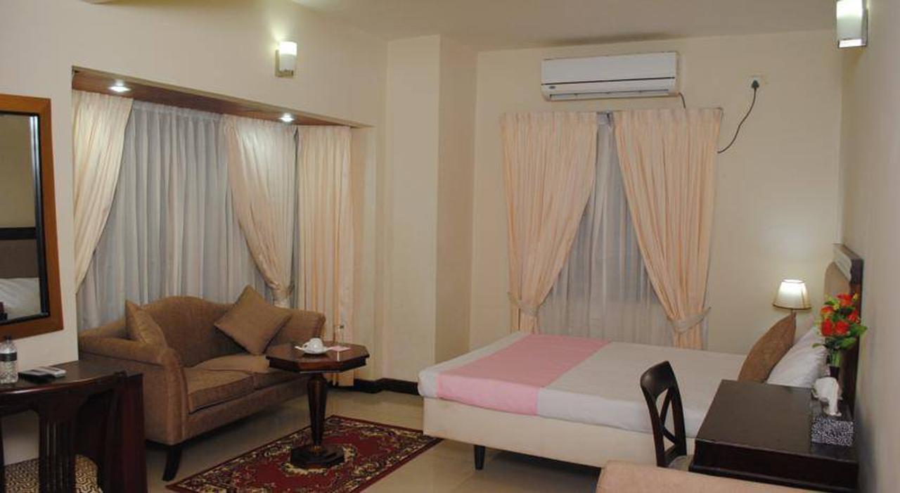 Hotel Tea Tree & Resort Дакка Экстерьер фото